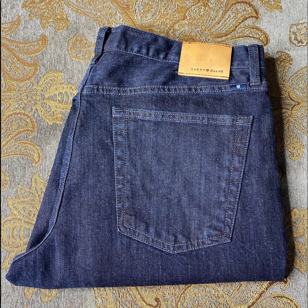Men’s lucky jeans size 36 x 32.
